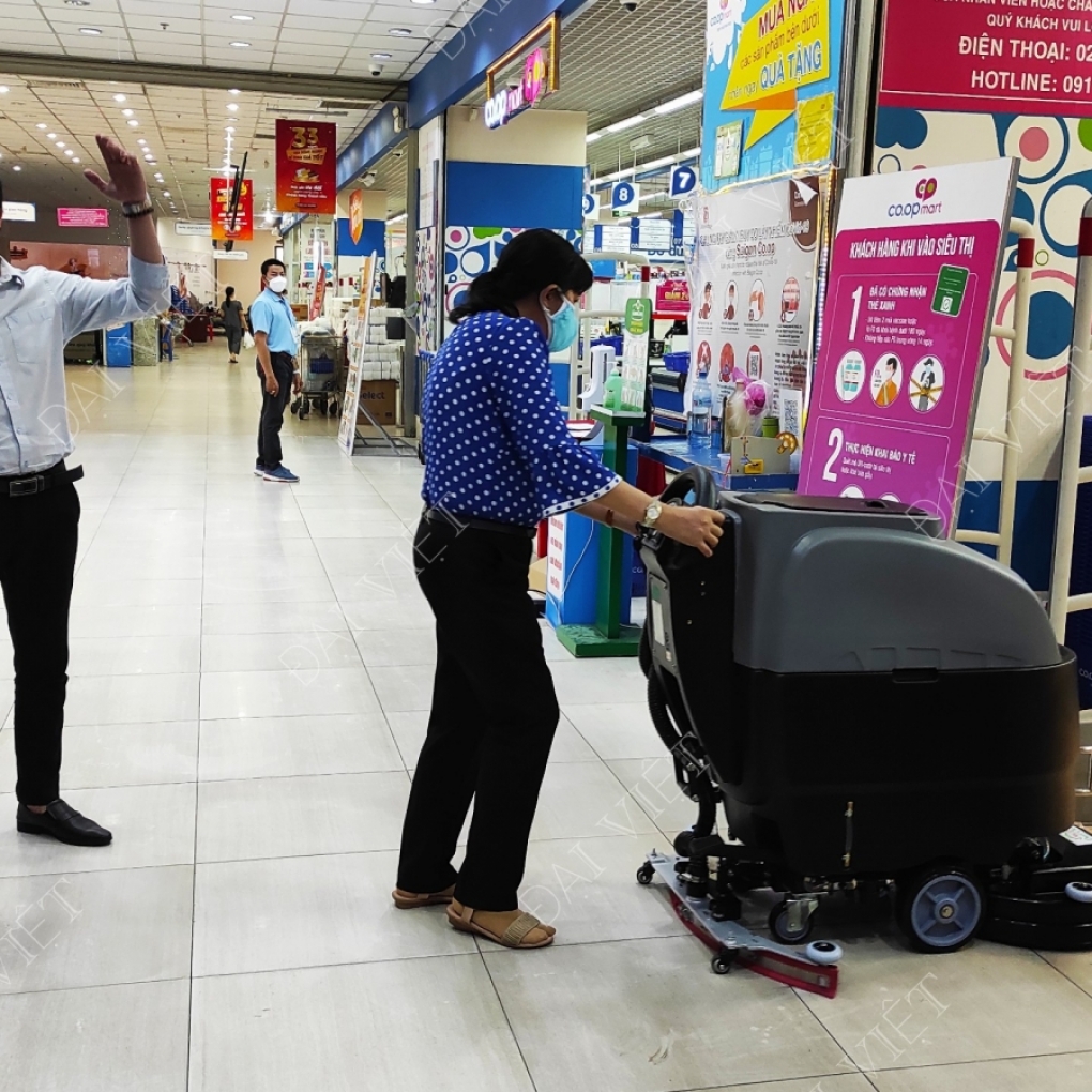 Máy chà sàn liên hợp Chà và Hút Khô - DV55DC (Chạy Bằng Acquy) - NEW 2022