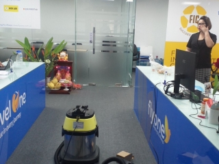 Công Ty V one Travel - Mua máy hút bụi DV1-15JP 1 lõi lọc - hút trong văn phòng công ty