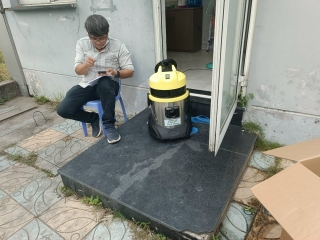 Anh Hiệp - Mua máy hút bụi DV1-15JP 2 lõi lọc hút nhà đang xây dựng lại