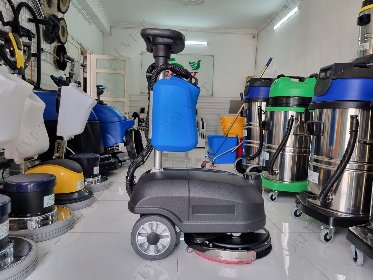 Máy chà sàn liên hợp Mini DV-20DC Chà và Hút Khô - New 2022 ( Dùng Pin)