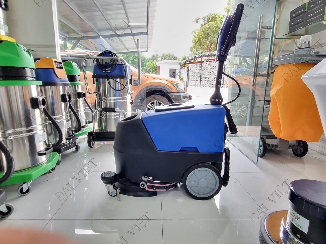 Máy chà sàn liên hợp công nghiệp DaviClean DV30AC (Dùng Điện)